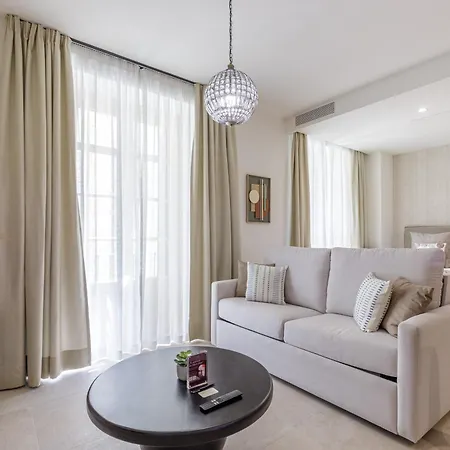 Plaza Del Siglo & Boutique By Caleta Homes *
