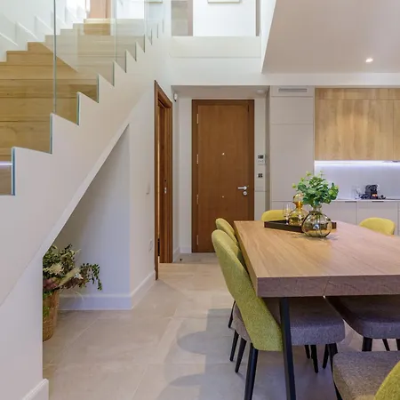 Plaza Del Siglo & Boutique By Caleta Homes * Málaga